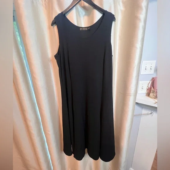 Black midi dress - Picture 2 of 9